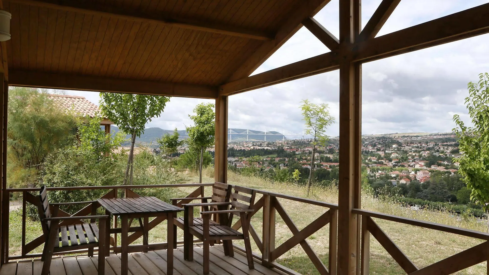 Domaine Saint Esteve Millau 3*,