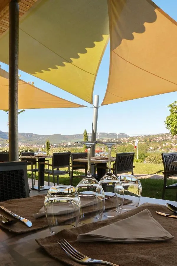 Domaine Saint Esteve Millau 3*,  Francia